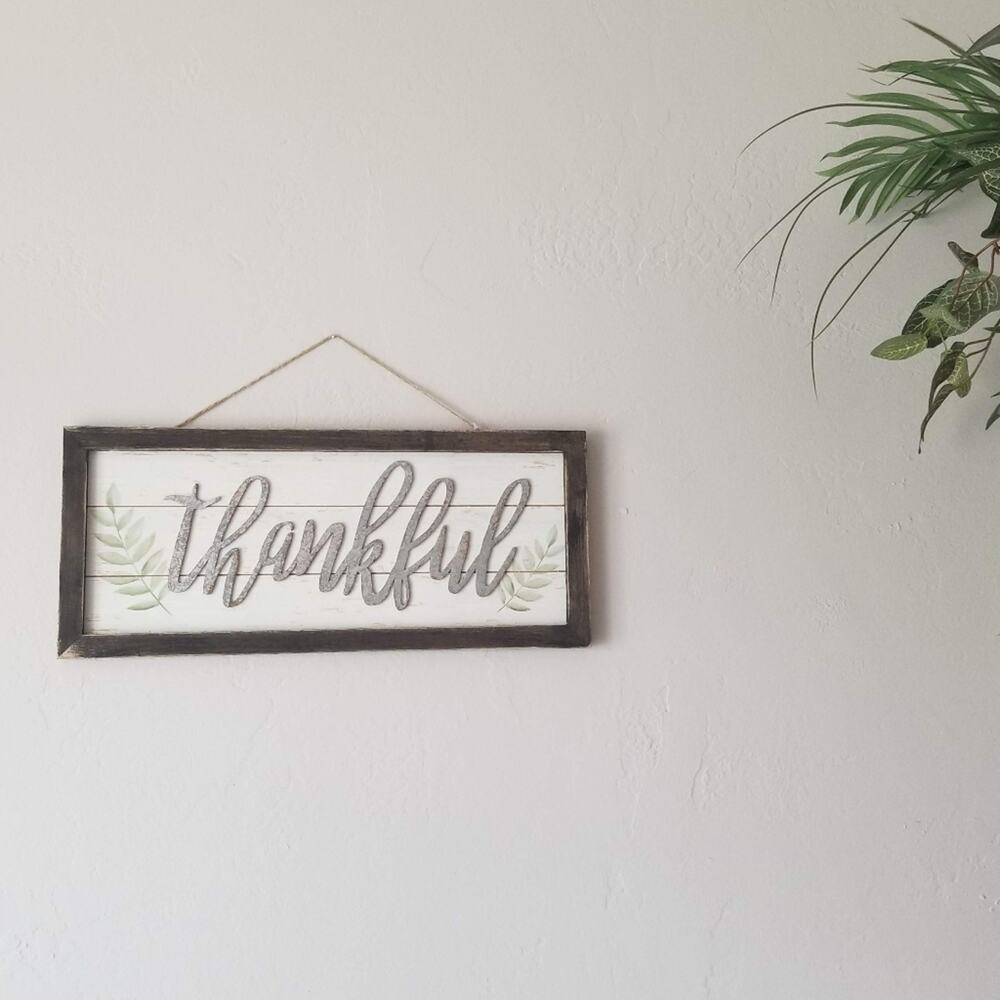 NWT 2 piece Grateful Thankful Hanging Wood wall Decor - Picture 2 of 4